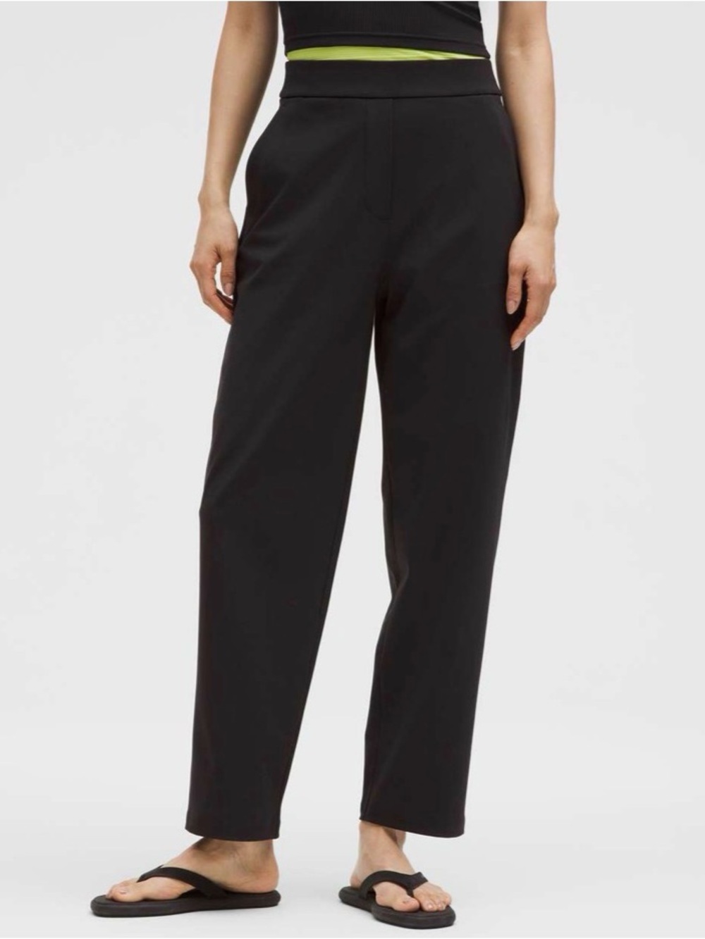 Lululemon black day drift tapered pants size Small